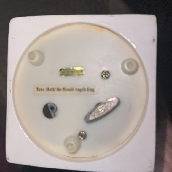 Vintage Victoria’s Secret Angel Glitter Snow Globe Music Box 2001 winter Y2K - Picture 4 of 5